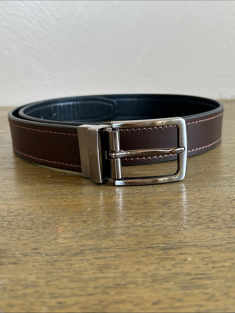 Unbranded Reversible Brown/Black Leather Mens Belt with Silver Buckle. Size 34.